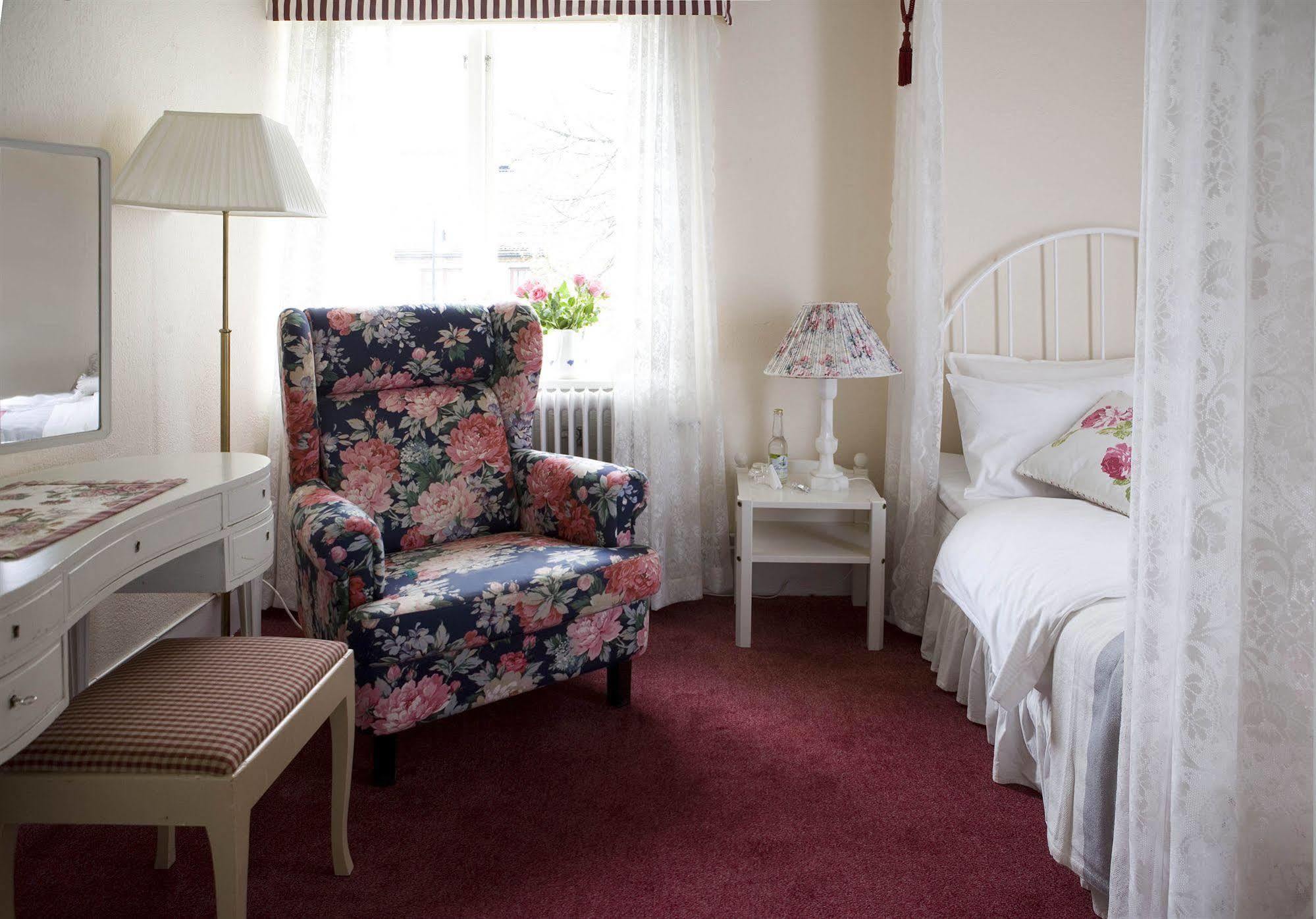 Hotell Bla Blom Gustavsberg Ngoại thất bức ảnh